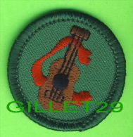 SCOUTISME - ÉCUSSON EN TISSU, SCOUT - GUITARE - - Scouting