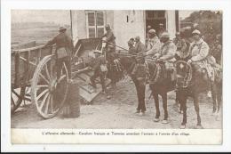 CPA Militaria : L'offensive Allemande - Cavaliers Français Et Tommies Attendant L'ennemi à L'entrée D'un Village - Guerre 1914-18