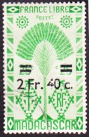 Madagascar Obl. N° 294 - De La Série De Londres Surchargé 2fr.40 Sur 25 Vert-jaune - Gebraucht