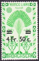 Madagascar Obl. N° 296 - De La Série De Londres Surchargé 4fr.50 Sur 25 Vert-jaune - Gebruikt