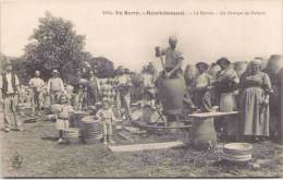 HENRICHEMONT - La Borne - Un Groupe De Potiers - Henrichemont