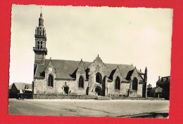 GOURIN ( Morbihan)  L'Église Et Le Calvaire - Gourin