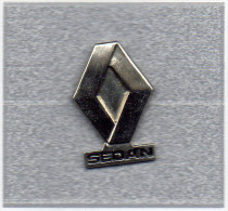 Pin´s  Automobile  Renault  SEDAN  Sigle  Argenté - Renault