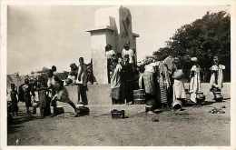 Juin13 709 : Niger  -  Niamey  -  Femmes à La Fontaine - Niger