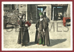 PORTUGAL - MIRANDA DO DOURO - COSTUMES - TRAJES REGIONAIS - 50S HAND PAINTED REAL PHOTO PC. - Bragança