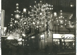 PORTUGAL - VISEU - RUA DO COMERCIO COM ILUMINAÇÕES DE NATAL  - 60S REAL PHOTO PC. - Viseu