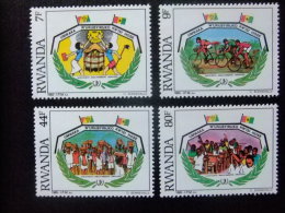 RWANDA  - REPUBLIQUE RWANDAISE  1985  - ANNÉE INTERNATIONAL DE LA JEUNESSE  Yvert & Tellier Nº  1186 / 1189 ** MNH - Ungebraucht