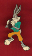 28951-pin's Buggs Bunny.cinema.football Americain.signé 1989 Warner Bros Inc.. - Films