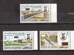 TIMBRE QATAR   1977      3 VALEURS   NEUF  SANS CHARNIERE - Qatar