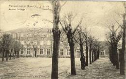 CPA (57)  VIC SUR SEILLE Ancien College - Vic Sur Seille