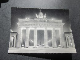 Berlin  Porte De Brandebourg   Allemagne Deutschland  Printed In Germany Postkarte CPM Card - Porta Di Brandeburgo