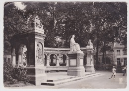(RECTO / VERSO) VALENCIENNES EN 1945 - N° 21 - MONUMENT FROISSART - TIMBRE ARRACHE AU VERSO ET PLIS D' ANGLE - Valenciennes