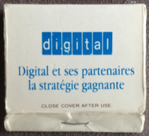 Calculette De Poche DIGITAL - Imitation Boite D'allumette - Pour Collectionneur - Autres Appareils