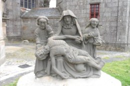 VAEsiz01 - SIZUN - Enclos Paroissial - "Notre Dame De Pitié" (LA PIETA) - Statue Sculptée En Granit De Kersanton - Sizun