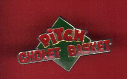 29117-pin's Cholet Basket.Pitch. - Basketbal