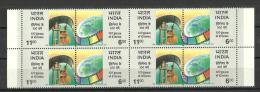 INDIA, 1995, Centenary Of Cinema,Film Reel And Early Equipment And Globe, Setenant, 2 V, Block Of 4, MNH, (**) - Neufs