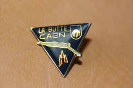 Pin´s "La Butte Caen - Natation"  Calvados - Normandie - Nuoto