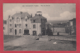 POUZAUGES --> Place Du Marché - Pouzauges