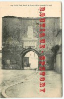 17 - PONT L´ABBE D´ARNOULT - Porte Féodale Et Monument Aux Morts De La Guerre 14 - Café Francais - Dos Scanné - Pont-l'Abbé-d'Arnoult