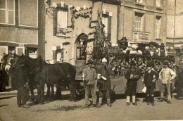 CHATEAUDUN Ou Environs (28) Carte Photo Cavalcade Char Gros Plan - Chateaudun