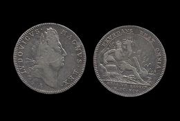 JETON  ROND EN ARGENT DE LOUIS XIV . 1695 . - Monarquía / Nobleza