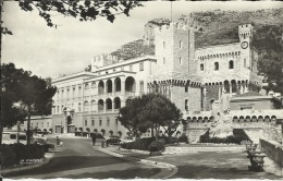 MONACO  . LE PALAIS PRINCIER ET LE MONUMENT COMMEMORATIF DU 25° ANNIVERSAIRE DU REGNE DE S. A. S. LE PRINCE ALBERT 1° - Palais Princier