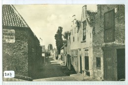 ZIERIKZEE * KARSTEIL * OUDE STRAAT IN ZIERIKZEE * ANSICHTKAART * CPA (2127) - Zierikzee