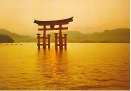 JAPAN:MIYAJIMA TORII GATE SHRINE;HEIAN SHRINE;DAIBUTSU,GREAT BUDHA AT KAMAKURA -BIG SIZE 17x12 Cm FROM 80s 3 POSTCARDS - Hiroshima