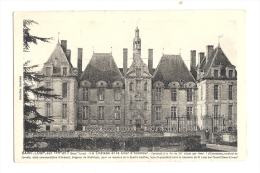 Cp, 79, St-Loup-sur-Thouet, Le Château Et Lla COur D'Honneur - Saint Loup Lamaire