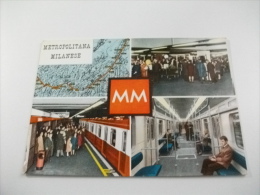 Metropolitana Milanese Cartina Della Linea Stazione In Terno Carrozze - Métro