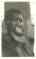 D.R. OF THE CONGO - COSTUMES - MAN WITH BLUNTS PLATES IN EACH LIPS BY SUCCESSIVE STRETCHING - 40S REAL PHOTO PC. - Non Classés