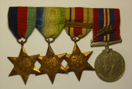 Grande-Bretagne Great Britain Lot Of 4 Medals + Miniatures : ATLANTIC STAR / AFRICA STAR / 1939 - 1945 STAR /  WAR MEDAL - United Kingdom