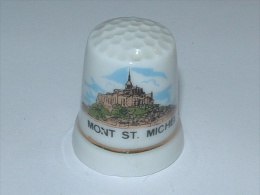 Dé à Coudre En Porcelaine - MONT ST-MICHEL - B21 - Dés à Coudre