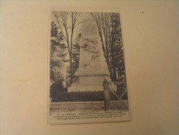 MONUMENT  1914-1918....LE PERREUX. - Kriegerdenkmal