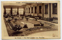 LYON--Foire Internationale De Lyon--Le Palais-Un Hall Pendant Les Floralies--pas Courante--Phot Poix-PUBLICITE - Other & Unclassified