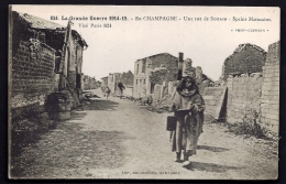 CPA ANCIENNE- FRANCE- SOUAIN (51)- UNE RUE BOMBARDÉE- SPAHIS MAROCAIN EN TRES GROS PLAN PORTANT DE L'EAU- - Souain-Perthes-lès-Hurlus