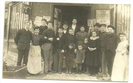 CPA Non Localisée En Province Certainement, Une épicerie Vente De Journaux, Vin (région à Localiser Grâce Aux Journaux) - Sonstige & Ohne Zuordnung