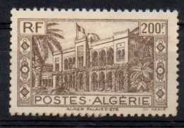 Algerie ; Mth ; 1944 ; N° Y: 204 ; N* " Palais D'été " . ; Cote Y : 5.00 E - Ongebruikt