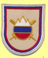 SLOVENIA, SLOVENIAN  ARMY  PATCH FOR DESERT UNIFORM, AFGANISTAN, COAT OF ARMS - Ecussons Tissu