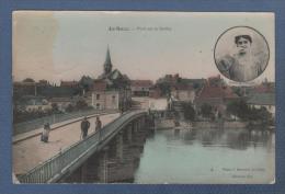 72 SARTHE - CP ANIMEE COLORISEE LA SUZE - PONT SUR LA SARTHE COSTUME SARTHOIS - PHOTO J BOUVERET LE MANS - DELOUCHE EDIT - La Suze Sur Sarthe