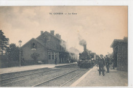 80 // CORBIE  La Gare, Vue Intérieure   Arrivée Du Train  36 - Corbie