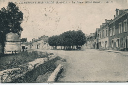 CHAMPIGNY SUR VEUDE - La Place - Champigny-sur-Veude