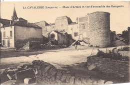 LA CAVALERIE    PLACE D'ARMES ET VUE D'ENSEMBLE DES REMPARTS - La Cavalerie