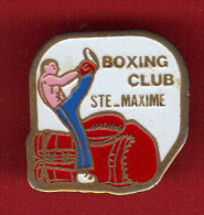 29503-Pin's.boxe Americaine.karate.sainte Maxime. - Pugilato