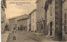 CPA .. LAMURE SUR AZERGUES ...GRANDE RUE ...ANIME ..VOIR SCAN...Circulé 1907. - Lamure Sur Azergues