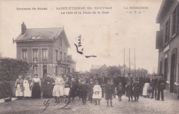 76 - SAINT-ETIENNE-DU-ROUVRAY - Le Café Et La Place De La Gare - Saint Etienne Du Rouvray