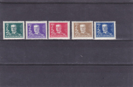 HUNGRIA   YVERT  423/27   MH  * - Unused Stamps