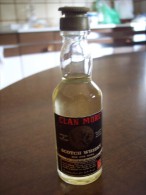 Clan More Scotch Whisky Old And Rare: Bottiglia Mignon Tappo Plastica. Distilled In Scotland (Rossi -Asiago) - Spirituosen