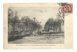 Cp, 86, Poitiers, La Grille D'HOnneur Du Parc De Blossac, Voyagée 1905 - Poitiers