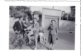 PHOTO -A VELO  EN FAMILLE   ANNEE 507 X9,5 - Ciclismo